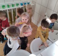 Projektový den zoubky - Žabičky a Berušky