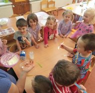 Zvířátka na dvorku - Žabičky