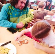 KV pečení vánoček s rodiči